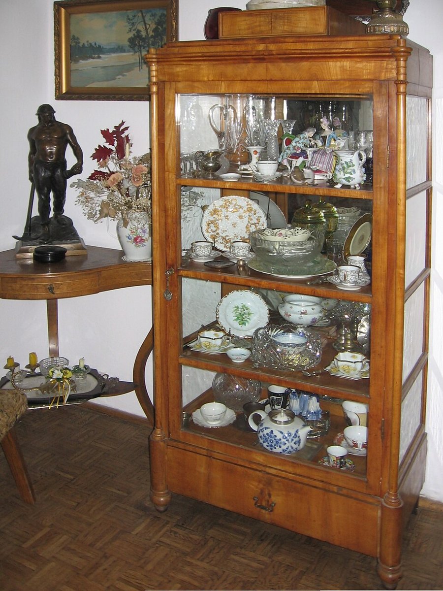 دۊلاب (Cupboard)